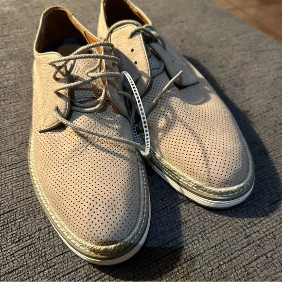 NWT Johnston & Murphy Upton Perfed Plain Toe Color: Taupe Nubuck Sz 8,5 (no box) - Picture 6 of 12